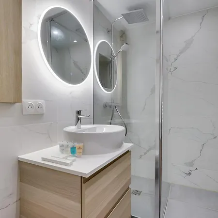 228 Romy - Superbe A Apartament *